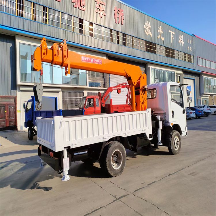 马公市三轮随车吊定制 农用改装机自备吊中瑞长期出售